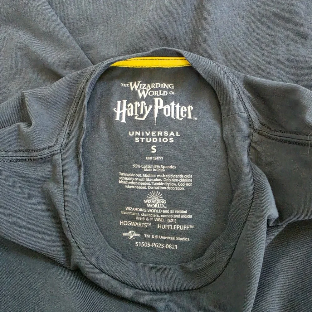 Harry Potter Hufflepuff Flip Sequin Shirt Universal Studios kids size Small